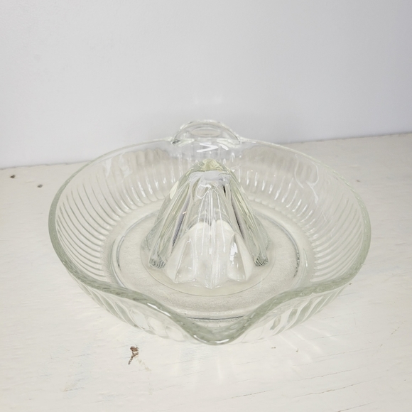 Hazel Atlas Juicer Reamer Large Vintage 1940s Juicer with Thumb Handle - Picture 5 of 11